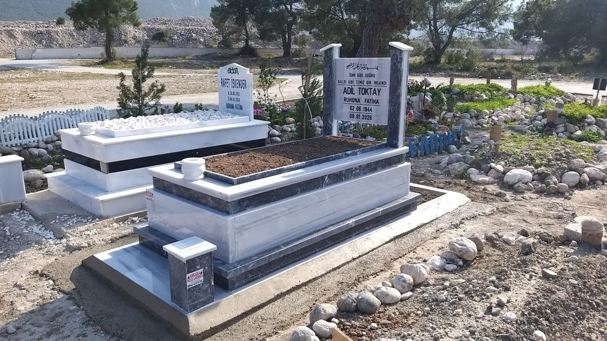5'cm kalınlıktaki mermer mezar modellerimiz 4